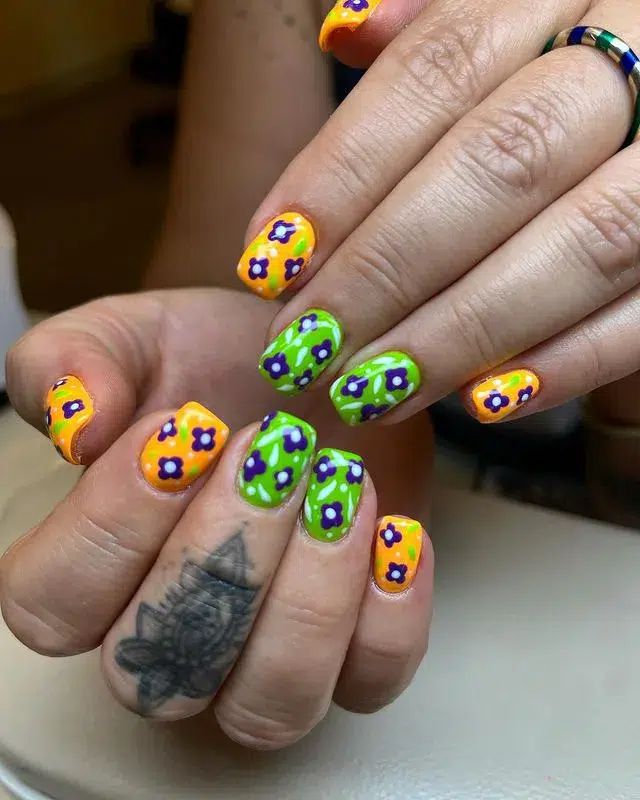 çiçekli nail art